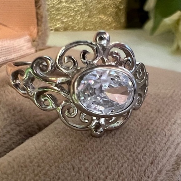 Vintage Filigree Ring with Large White Sapphire Solid 925 Sterling Silver - Picture 2 of 16
